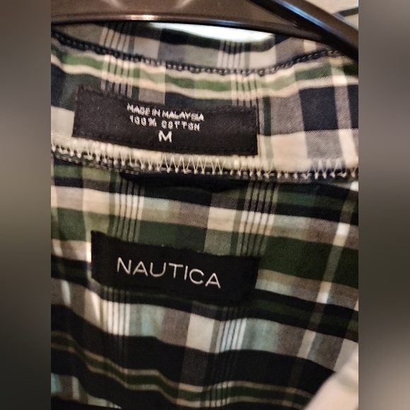 ❤️4 For $25 Sale 100% Cotton Nautica Short Sleeve Button Down Shirt Size Medium - Picture 3 of 5